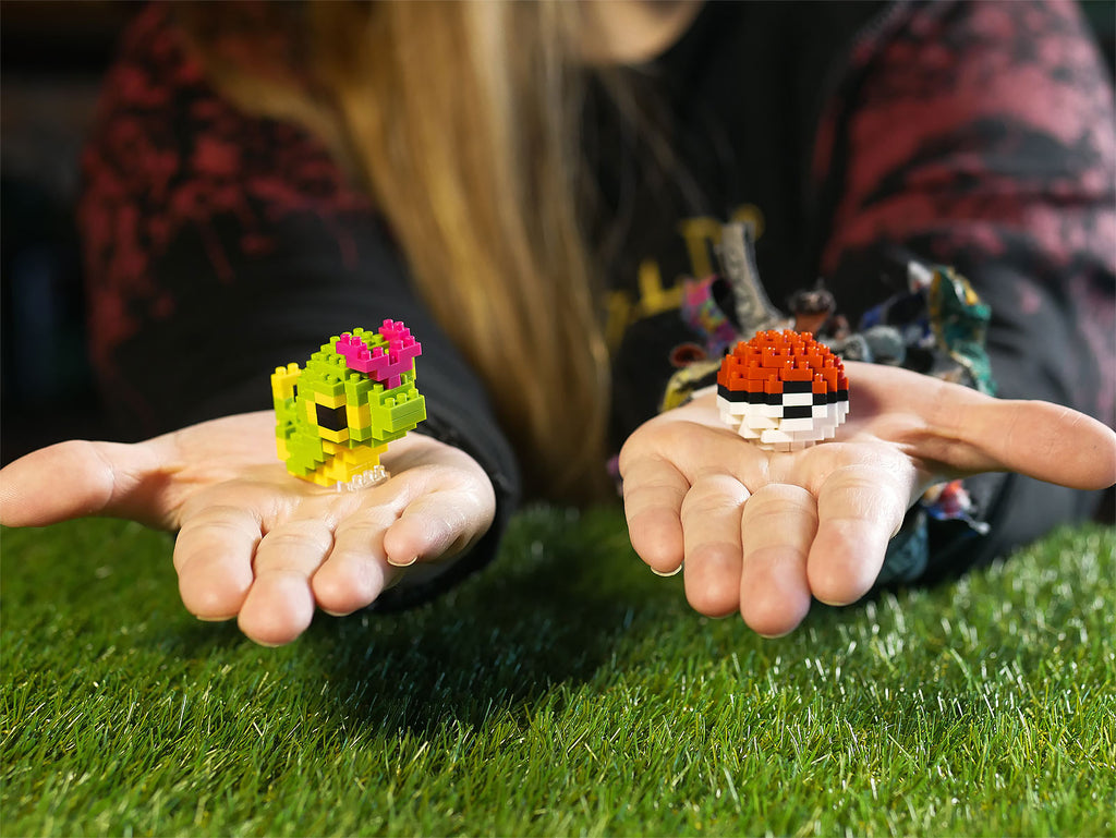 Produktbild Pokemon - Caterpie med Pokeball nanoblock Mini byggklossfigur set