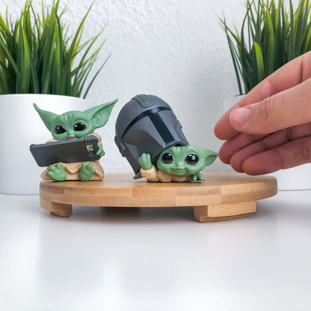 Produktbild Grogu med Hjälm och Surfplatta Mini-Figurset - Star Wars The Mandalorian