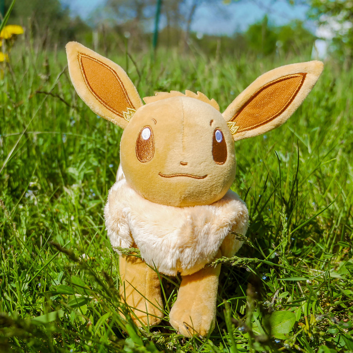 Produktbild Pokemon - Evoli Monokrom Plyschfigur 22 cm