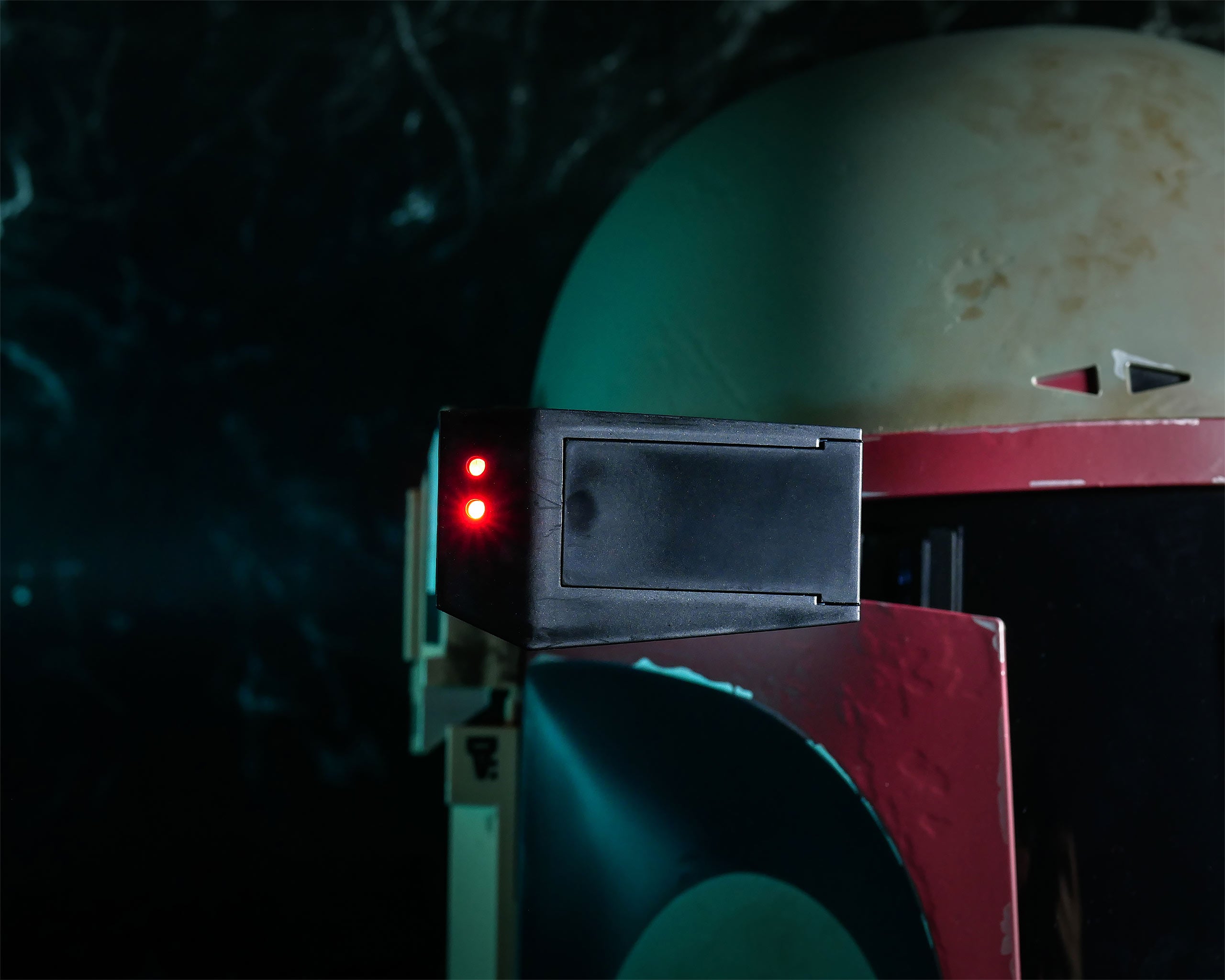 Produktbild Boba Fett Premium Hjälm Replika Re-Armored med Ljuseffekter - Star Wars