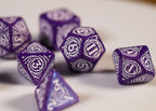 Produktbild Witcher - Yennefer Lilac & Gooseberries RPG Tärningsset 7-delat med samlarmynt