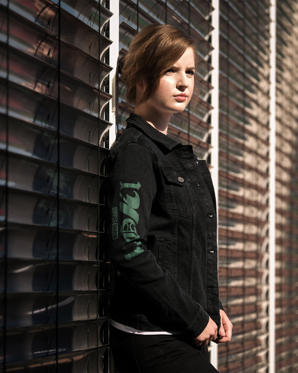 Produktbild Loki - Logo jeansjacka dam svart