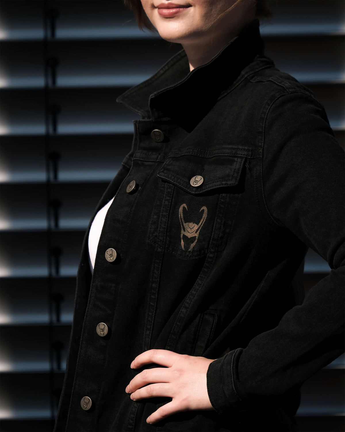 Produktbild Loki - Logo jeansjacka dam svart