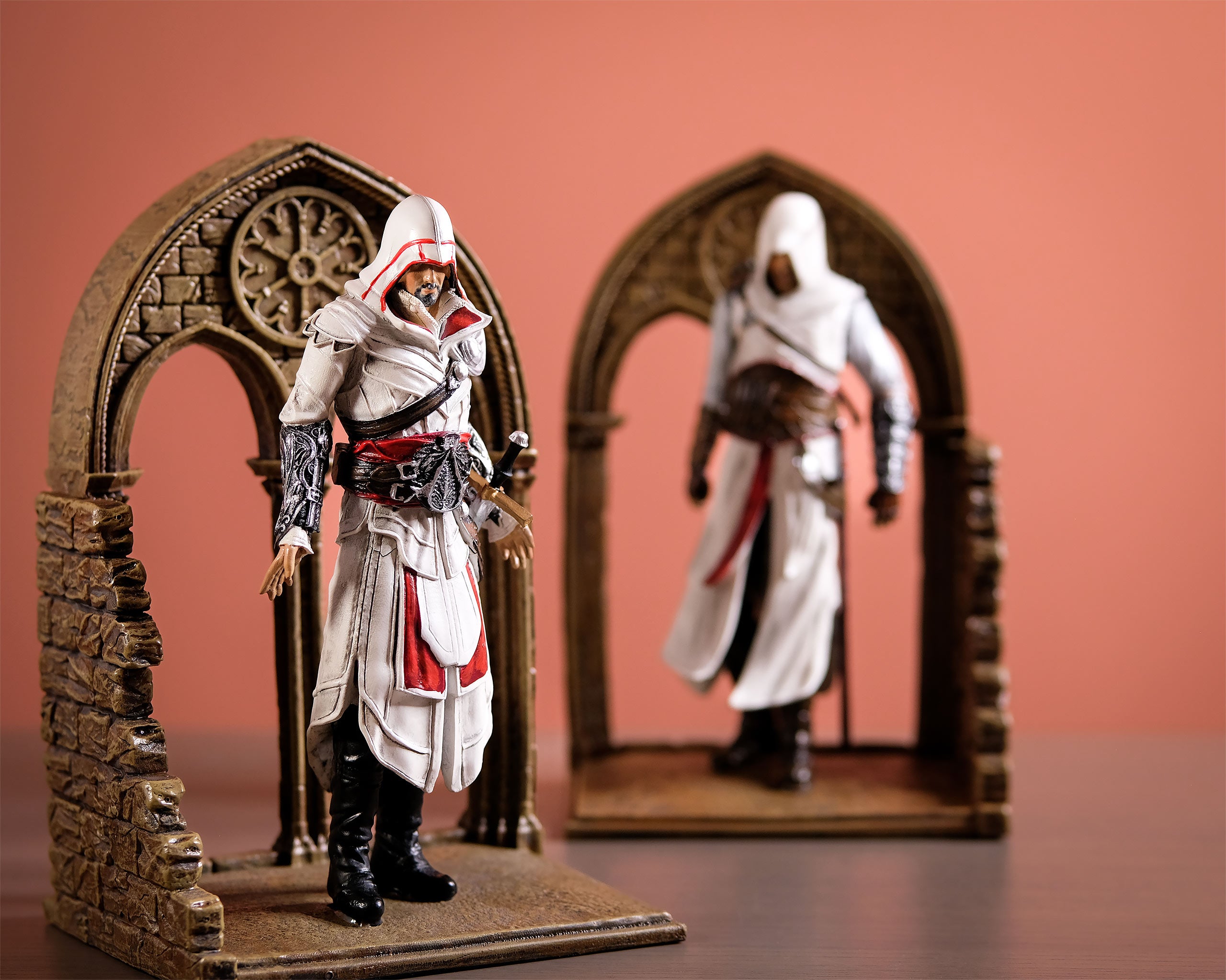 Produktbild Assassin's Creed - Altair och Ezio bokstöd