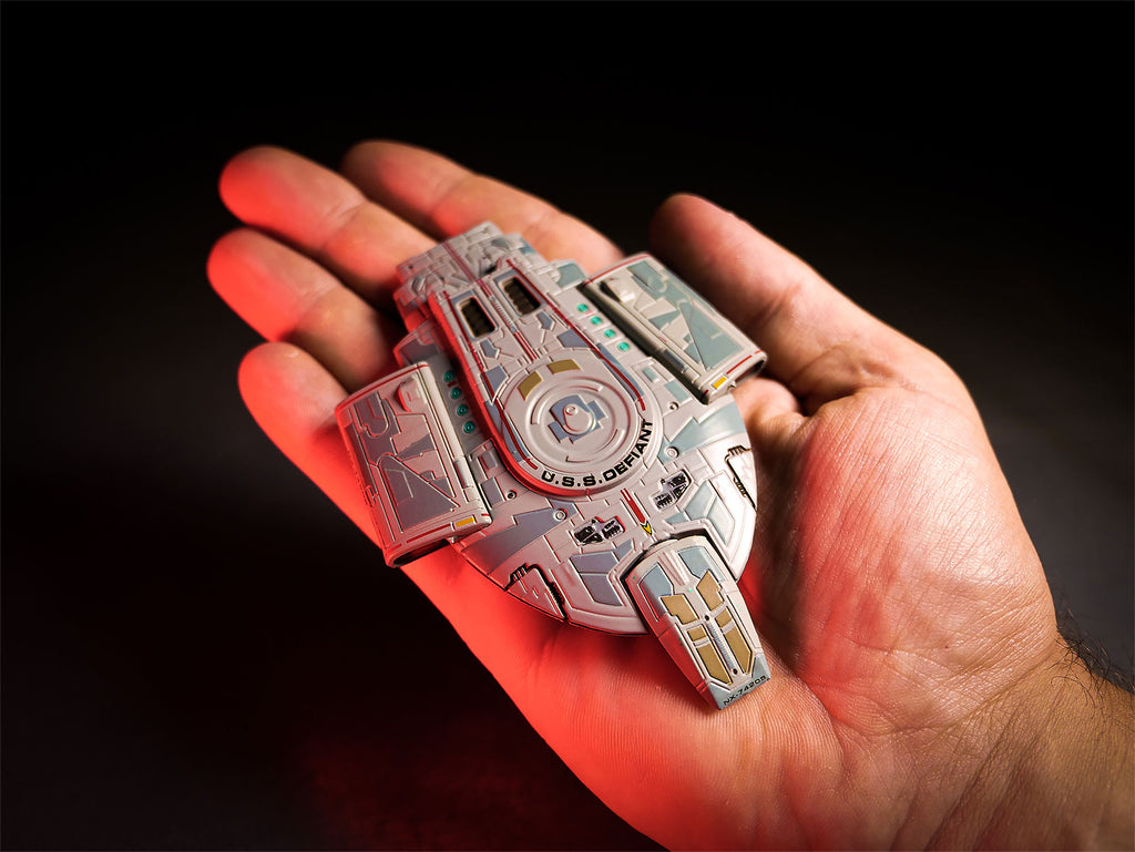 Produktbild Star Trek - Rymdskepp U.S.S. Defiant NX-74205 Hero Collector Figur