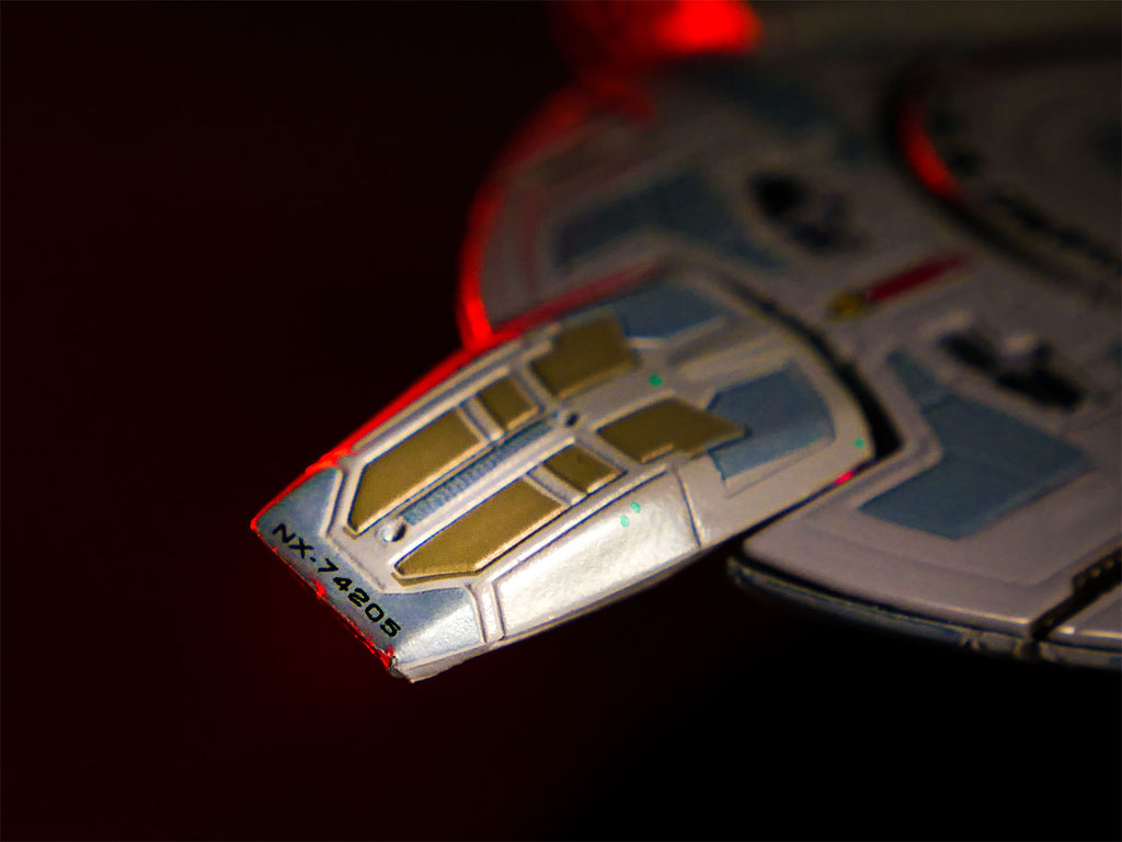 Produktbild Star Trek - Rymdskepp U.S.S. Defiant NX-74205 Hero Collector Figur