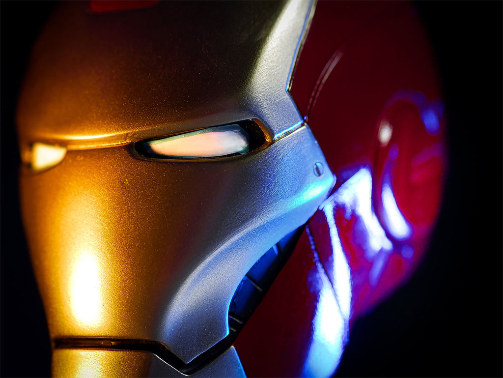 Produktbild Iron Man - Mark VII hjälmreplika från Marvel Museum Collection