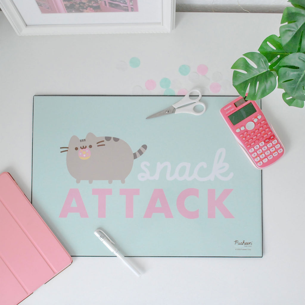 Produktbild Pusheen - Snack Attack skrivbordsunderlägg