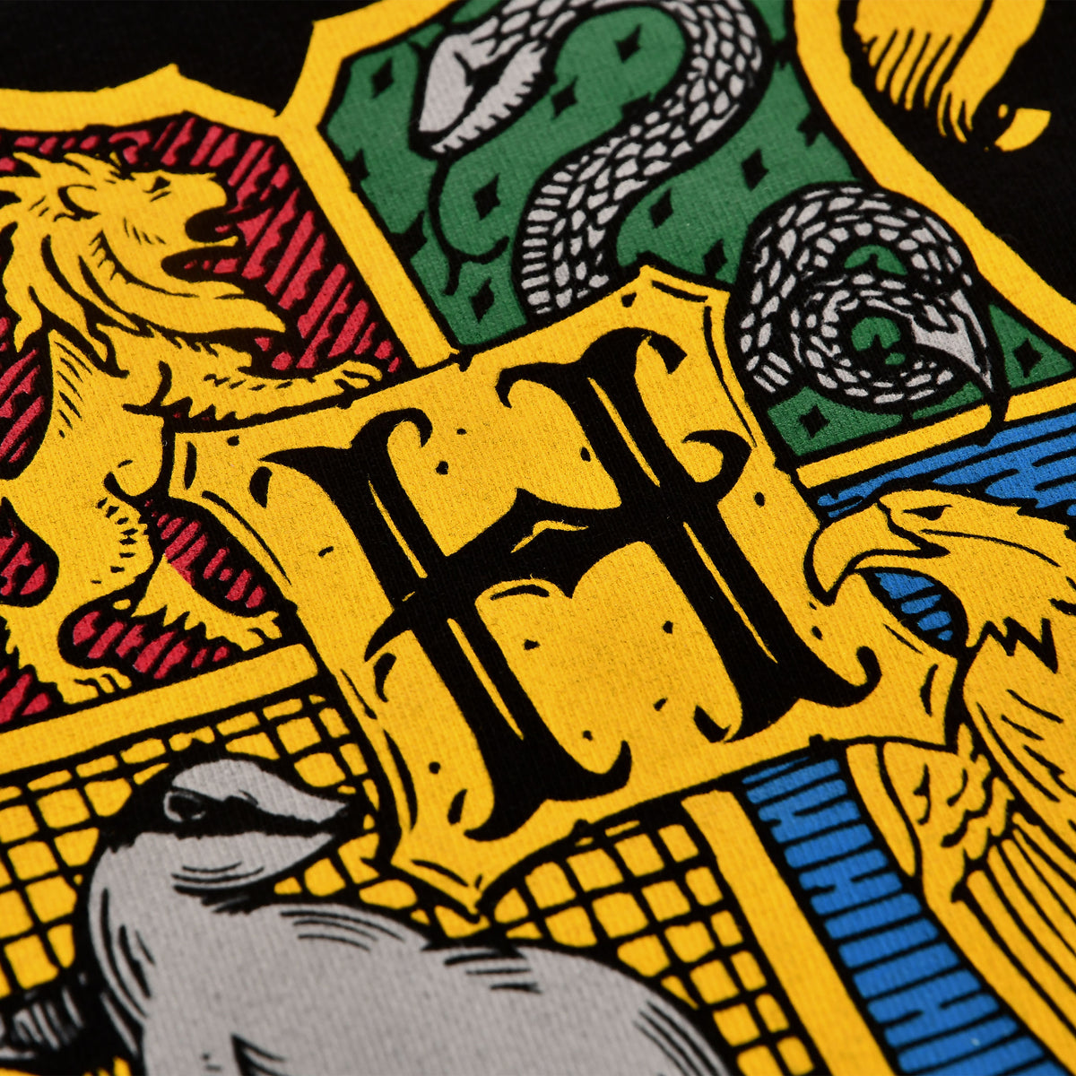 Produktbild Harry Potter - Hogwarts emblem T-shirt svart