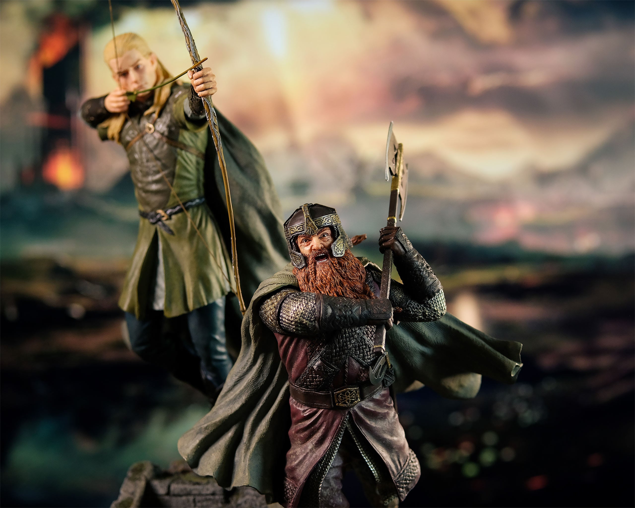 Produktbild Sagan om Ringen - Legolas och Gimli Deluxe figur 46 cm