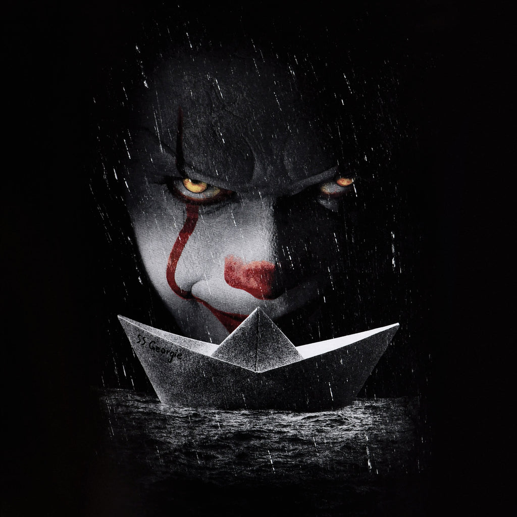 Produktbild Stephen Kings DET - Pennywise T-shirt med pappersbåt svart