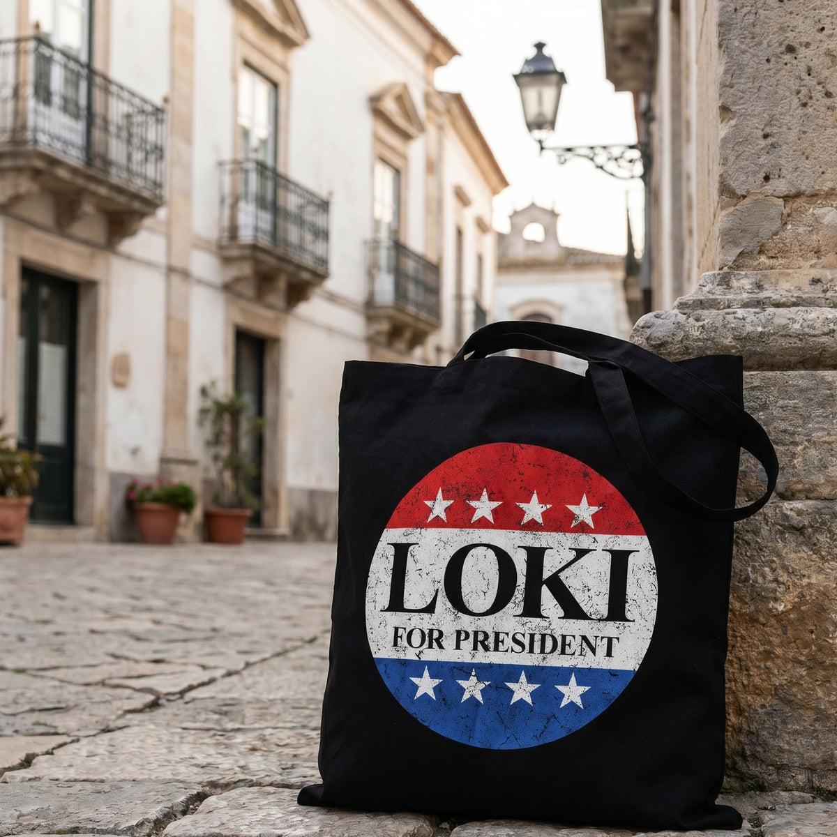Produktbild For President tygpåse för Loki-fans