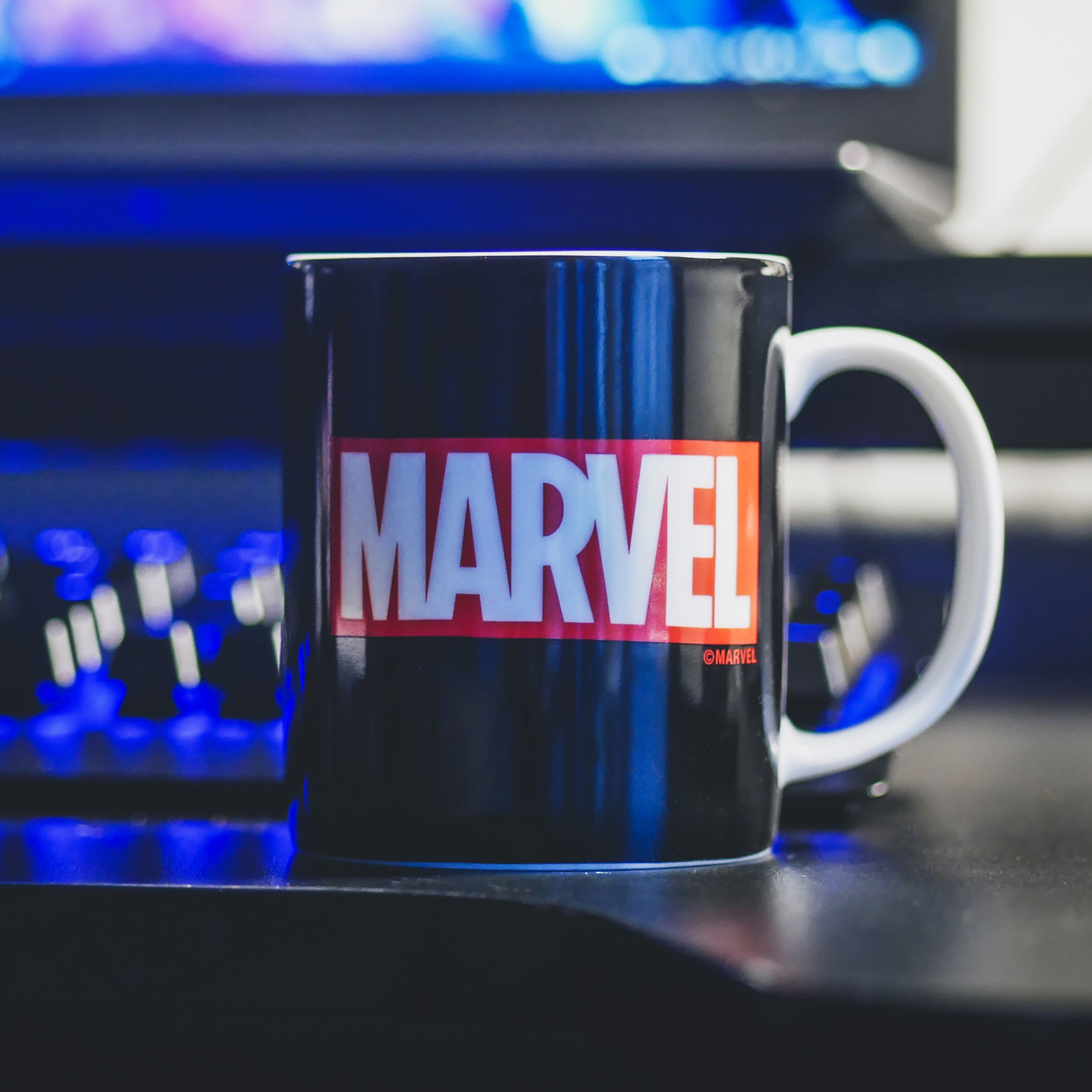 Produktbild Marvel - Svart mugg med logotyp