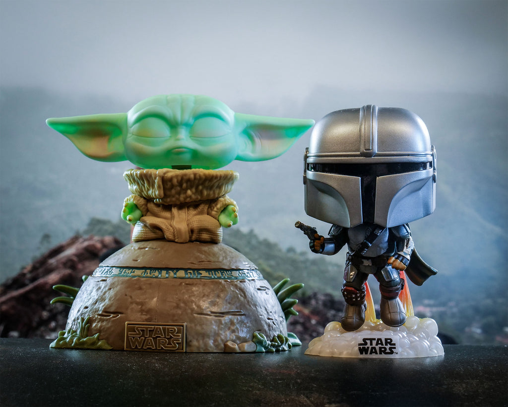 Produktbild Mando Glow in the Dark Funko Pop Vickhuvudfigur - Star Wars The Mandalorian