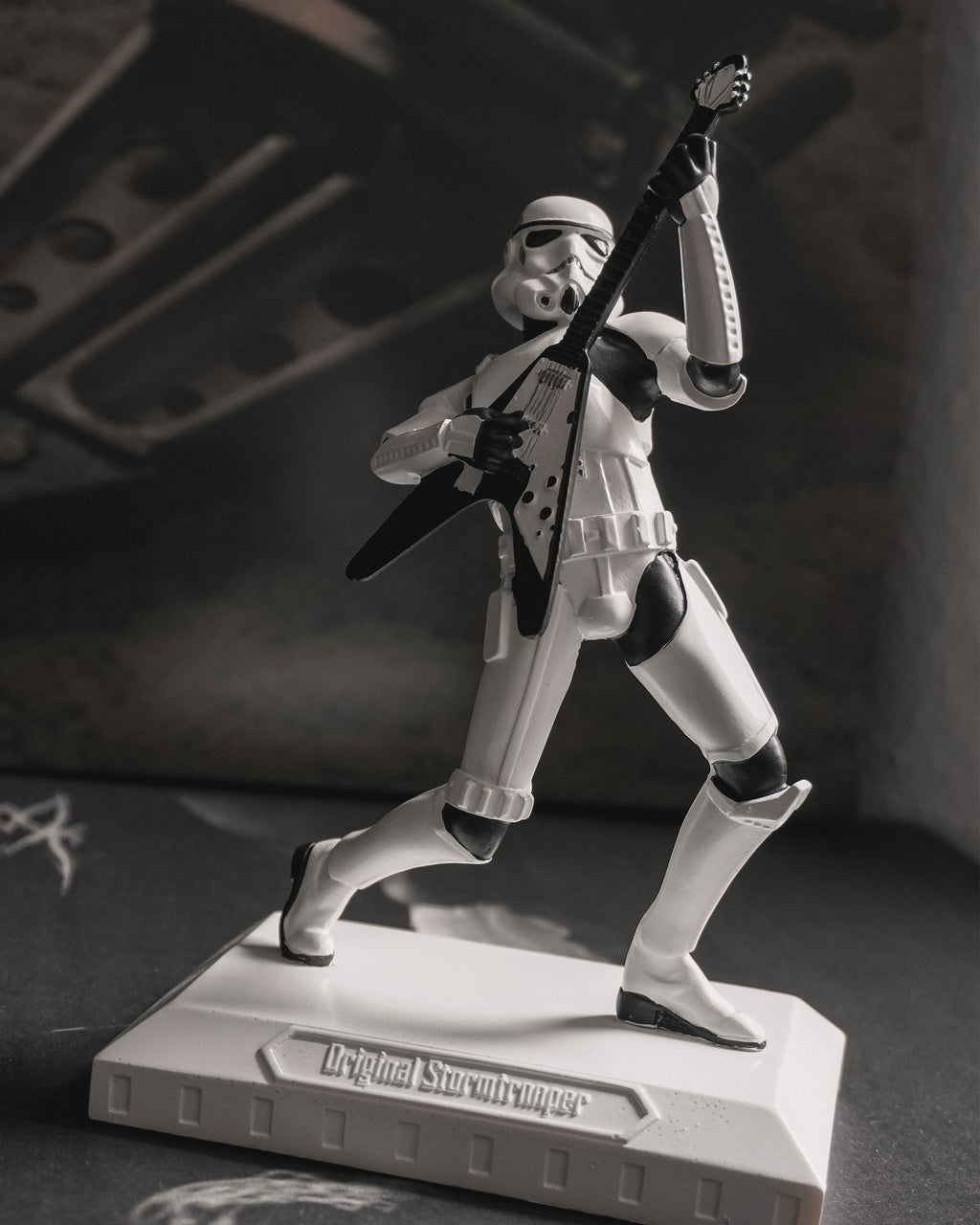 Produktbild Stormtrooper Rockstar-figur - Star Wars