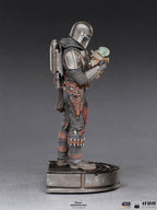 Produktbild Mando med Grogu BDS Art Scale Deluxe Statuett - Star Wars The Mandalorian