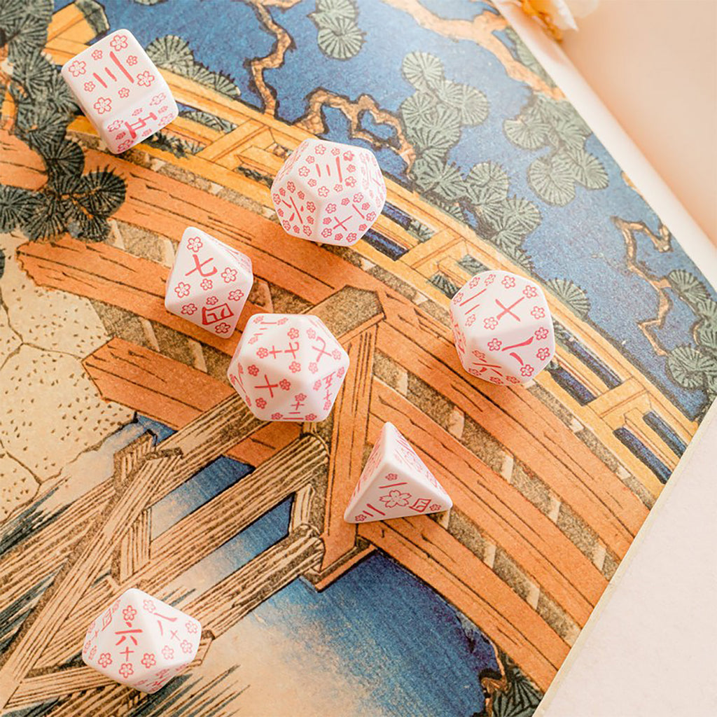 Produktbild Japanese - Cherry Blossom Petals RPG Tärningsset 7 delar