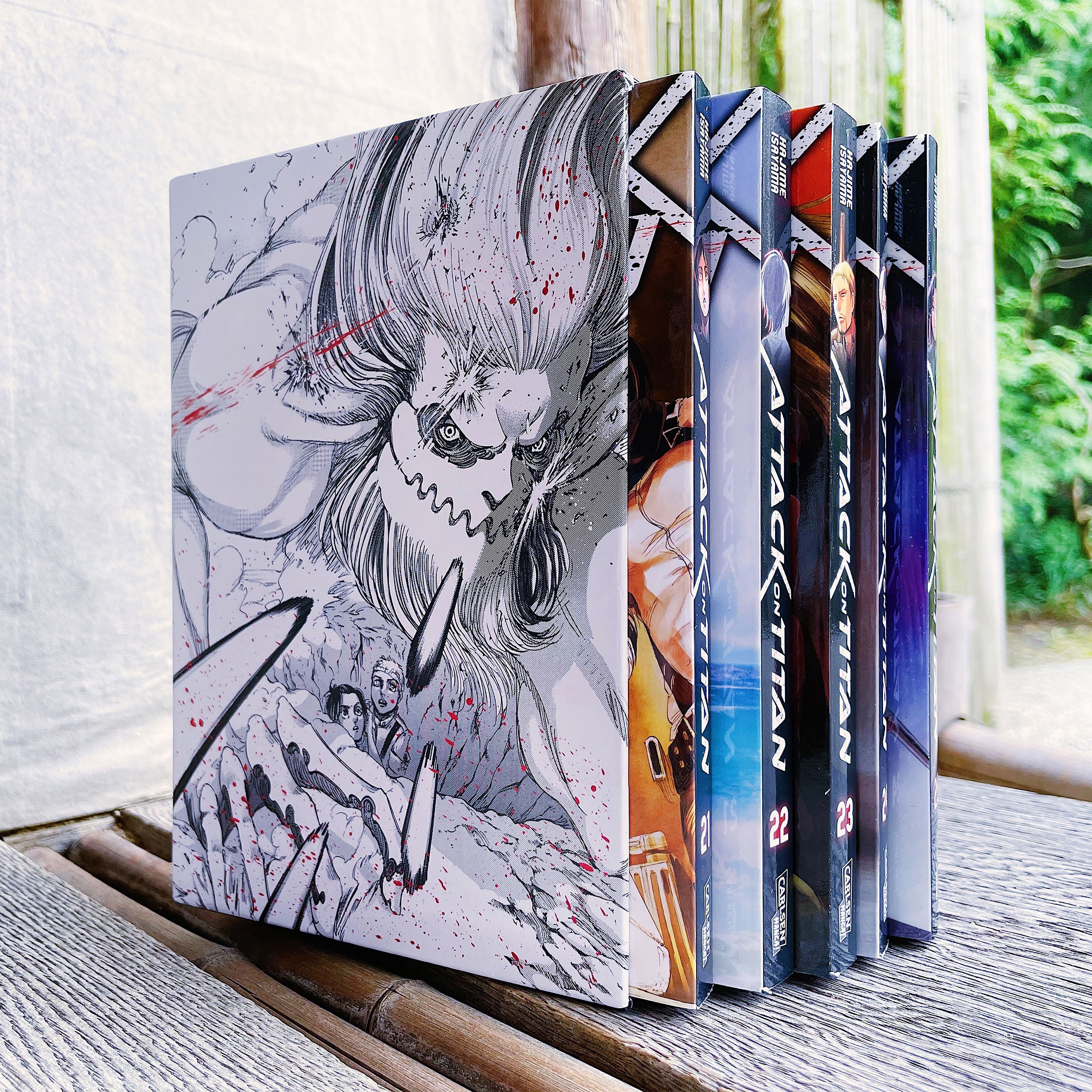 Produktbild Attack on Titan - Samlarbox volym 21-25