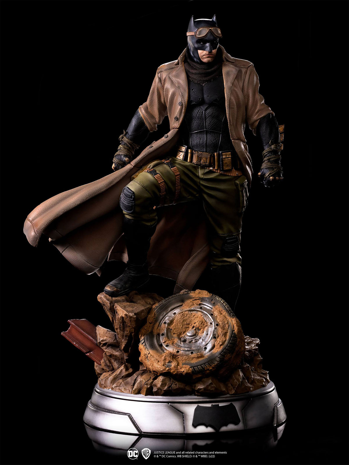 Produktbild Zack Snyders Justice League - Batman Knightmare Statuett Skala 1:4