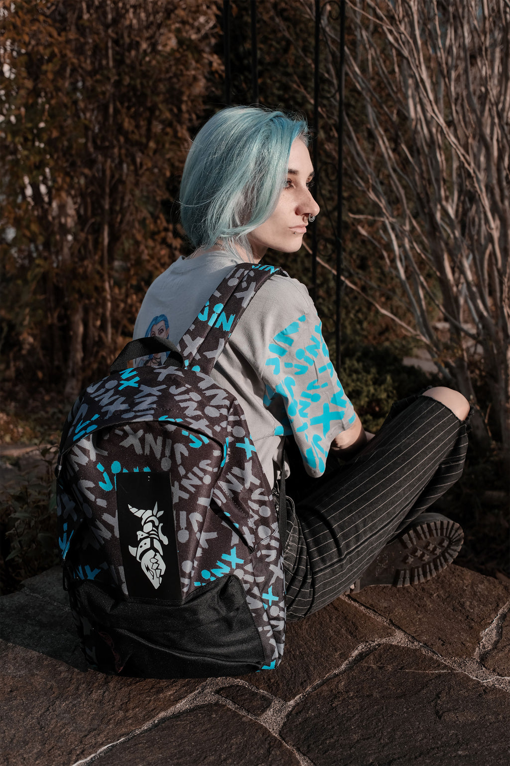 Produktbild League of Legends - Jinx karaktär T-shirt grå