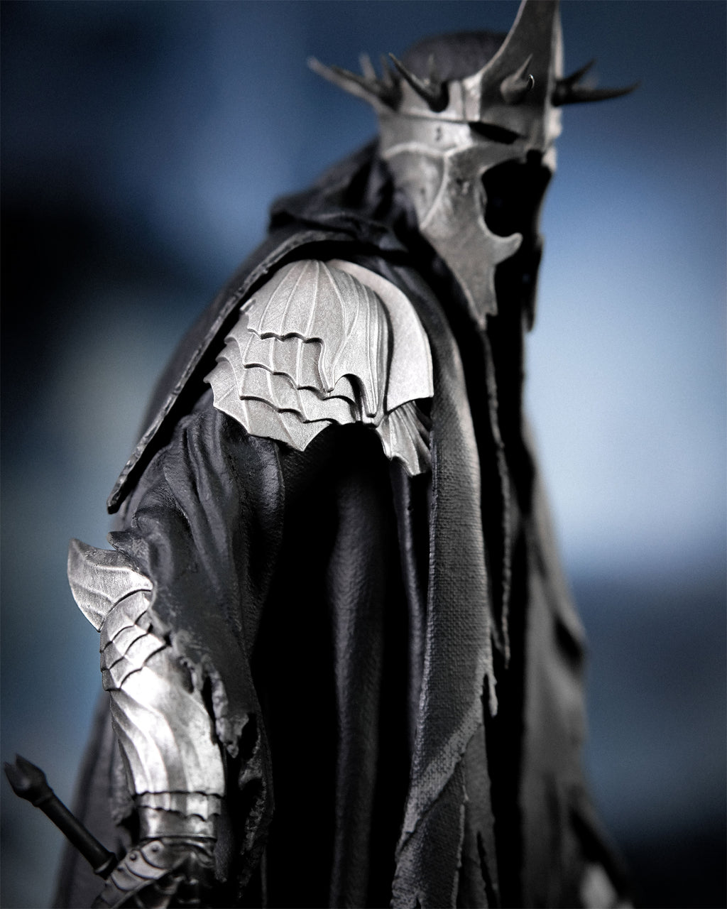 Produktbild Sagan om Ringen - Häxkungen av Angmar Saga BDS Art Scale Deluxe Statue