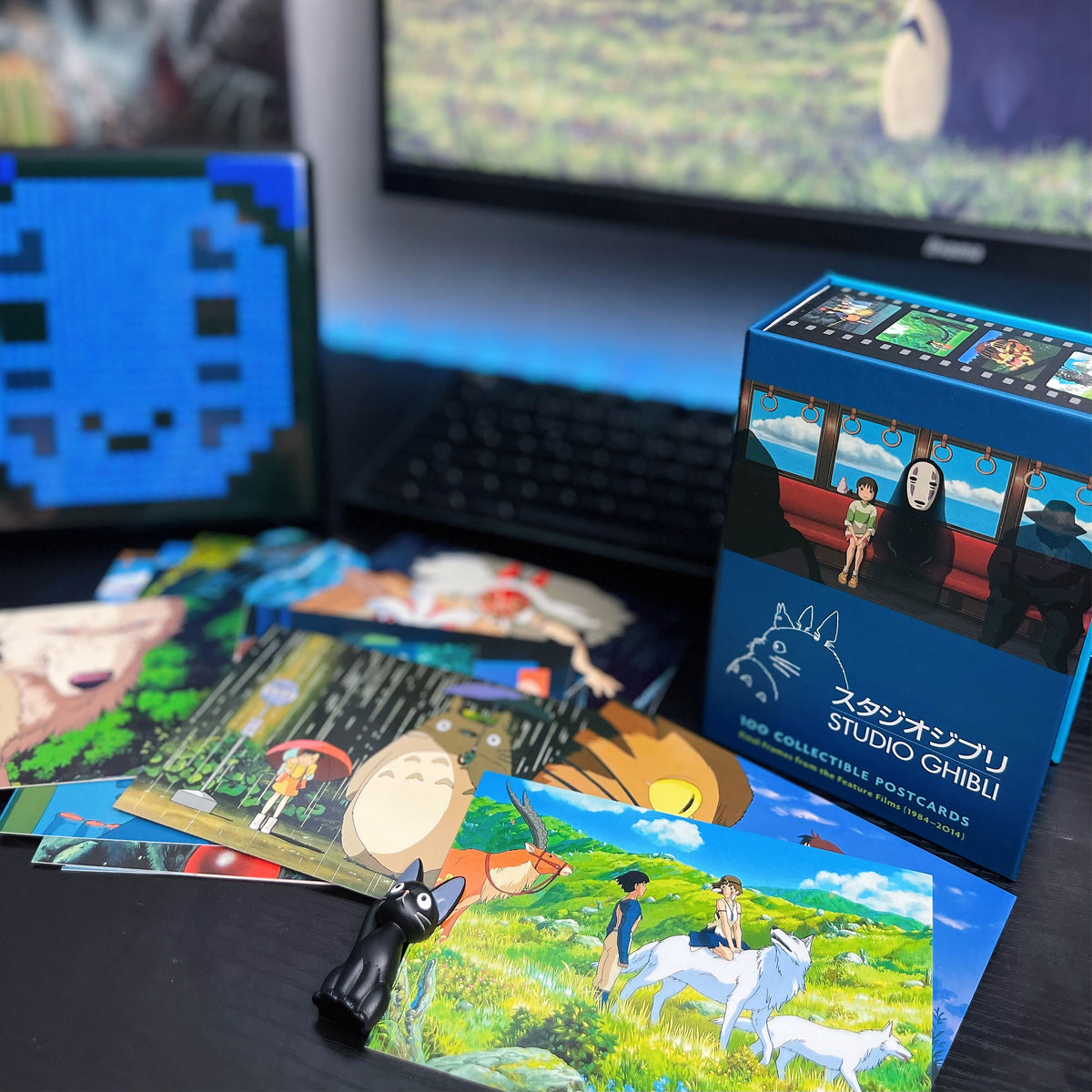Produktbild Studio Ghibli - 100 vykort i presentlåda