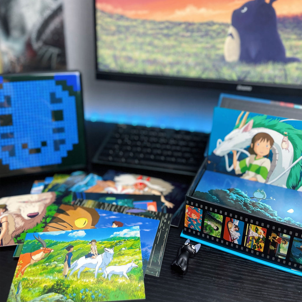 Produktbild Studio Ghibli - 100 vykort i presentlåda