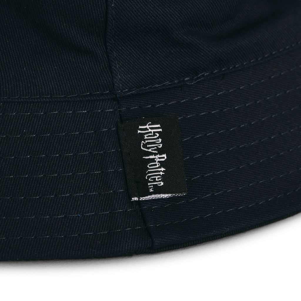 Produktbild Ravenclaw-emblemhatt med vändbart motiv - Harry Potter