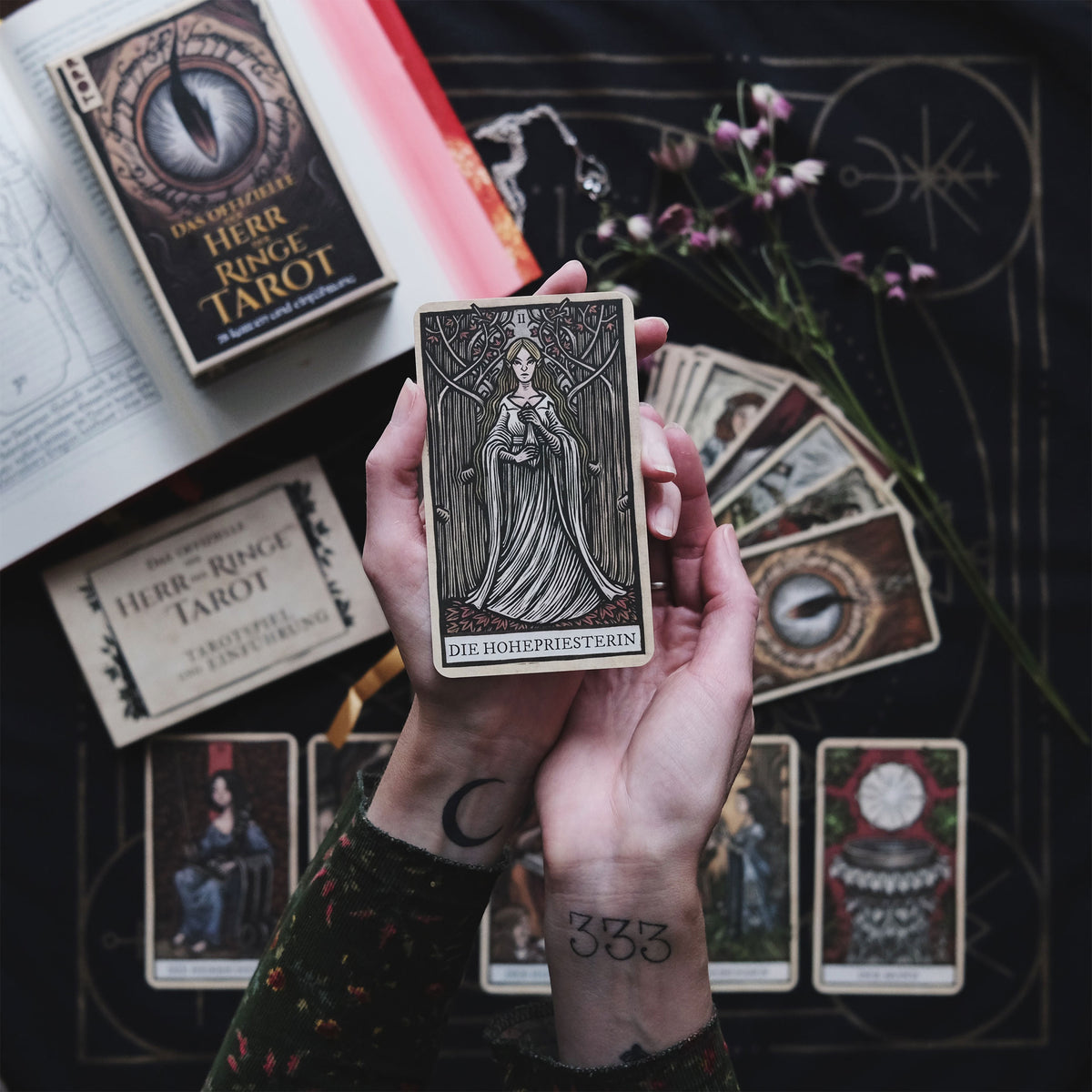 Produktbild Sagan om Ringen-Tarot - Kortspel