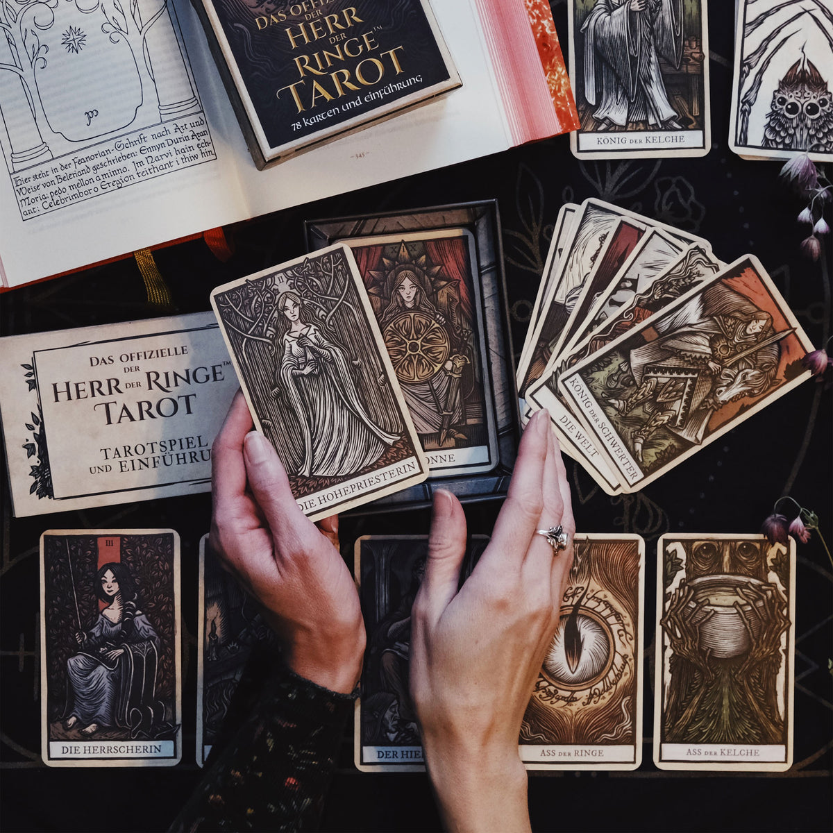 Produktbild Sagan om Ringen-Tarot - Kortspel
