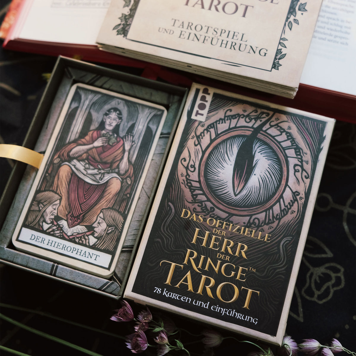 Produktbild Sagan om Ringen-Tarot - Kortspel