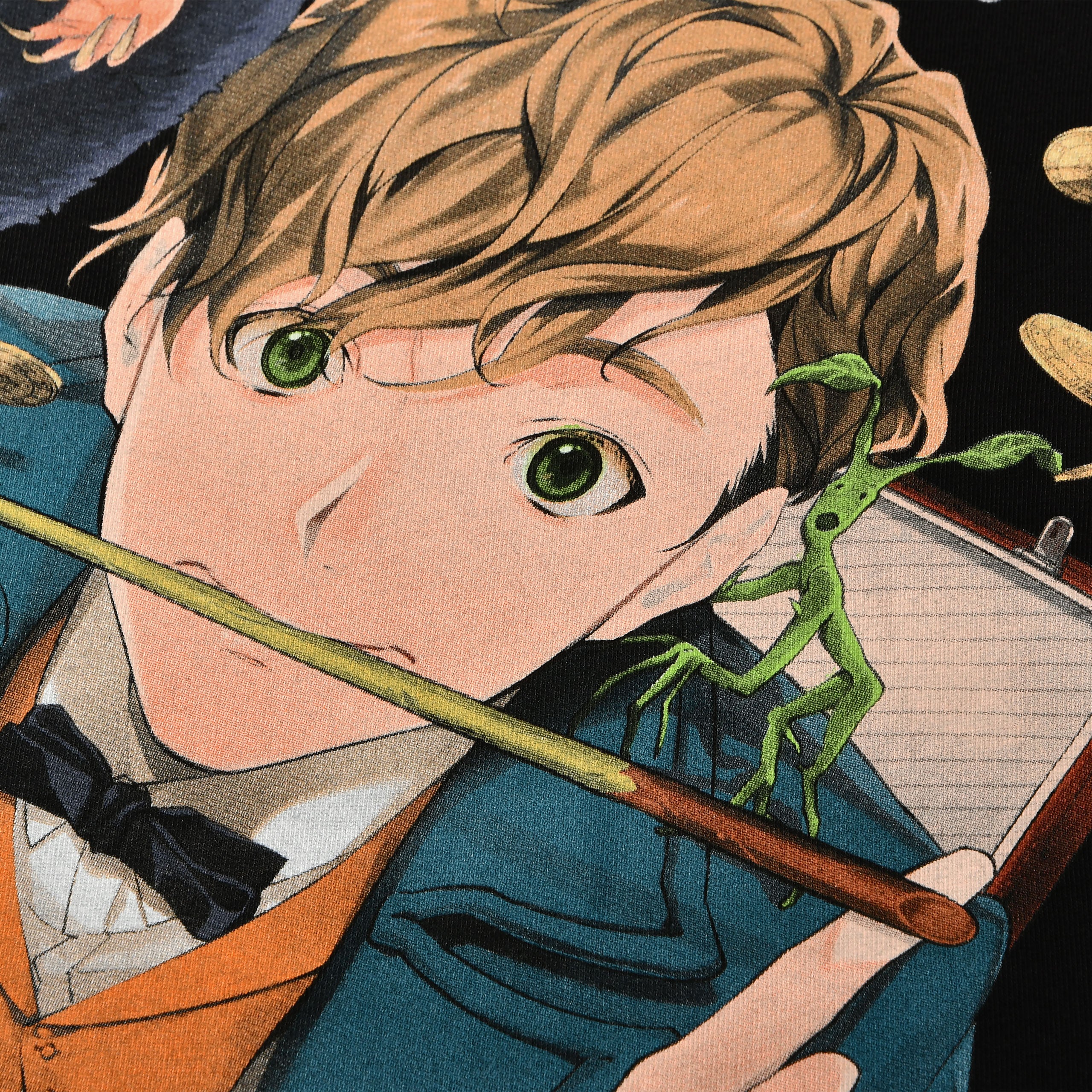 Produktbild Newt med Niffler Anime T-shirt svart - Fantastiska Vidunder