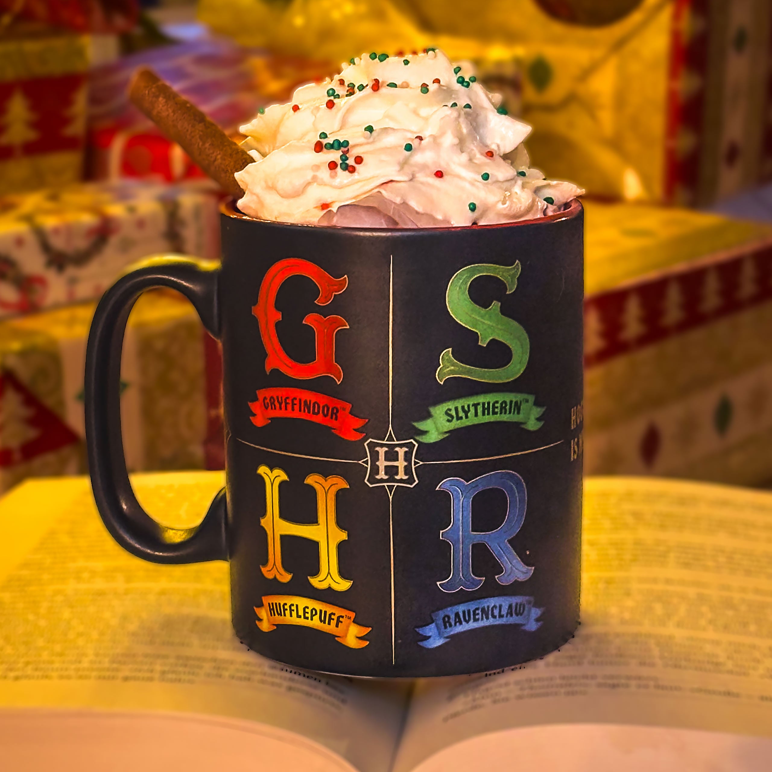 Produktbild Harry Potter - Hogwarts Elevhem Mugg