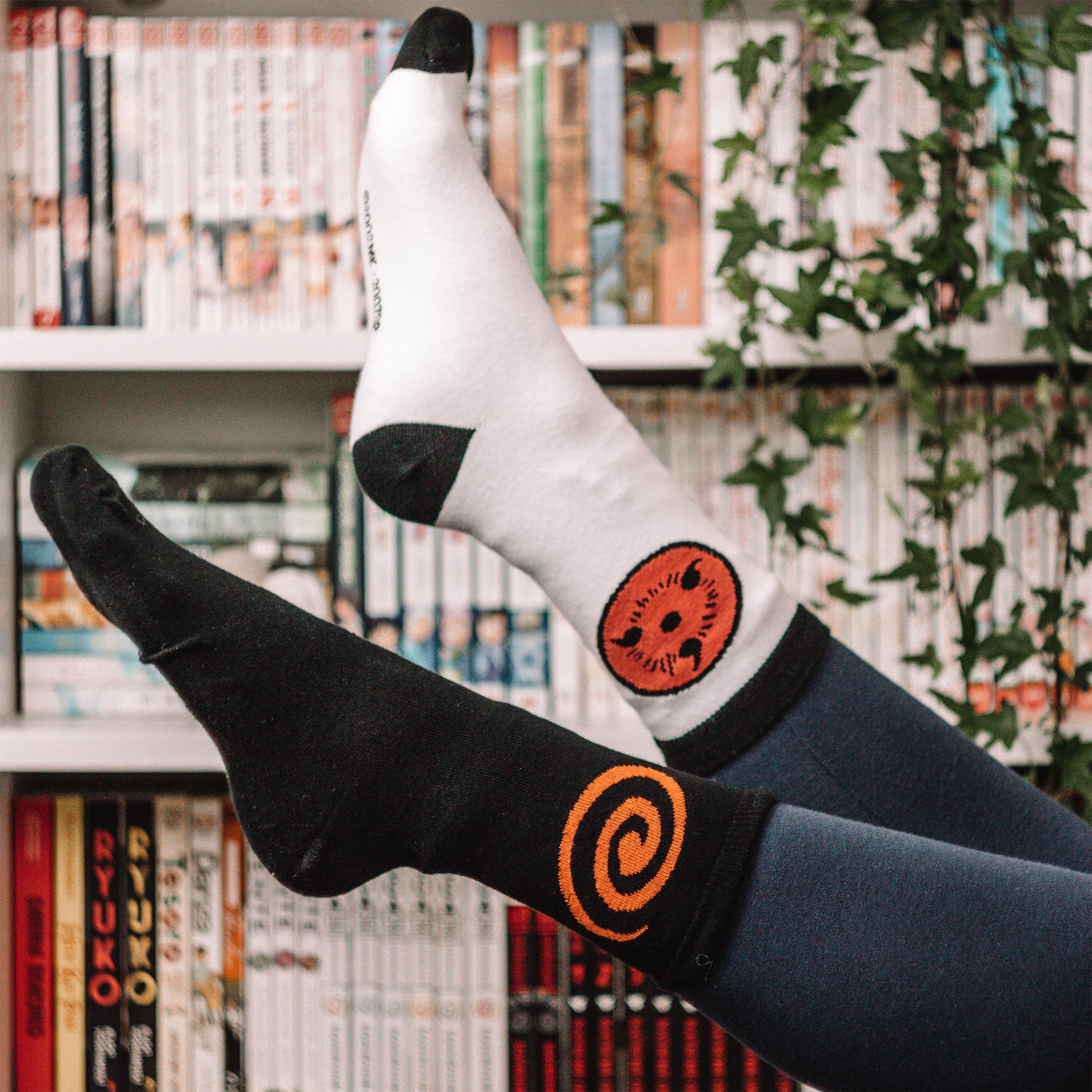 Produktbild Naruto Shippuden - Sasuke Symbol Strumpor 3-pack