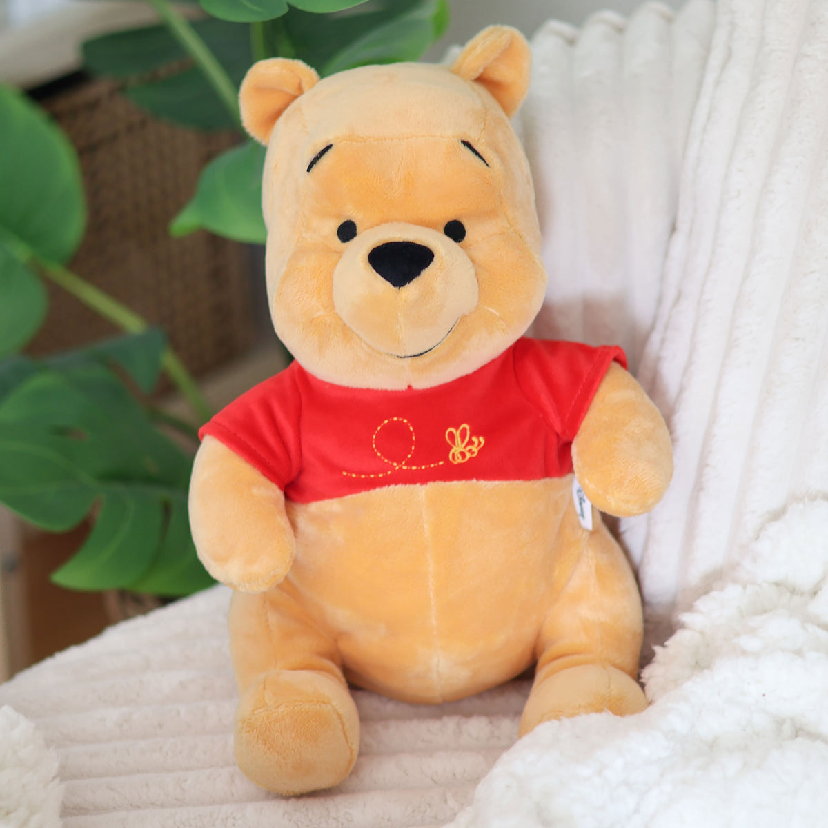 Produktbild Nalle Puh - Mjukisfigur sittande 30 cm