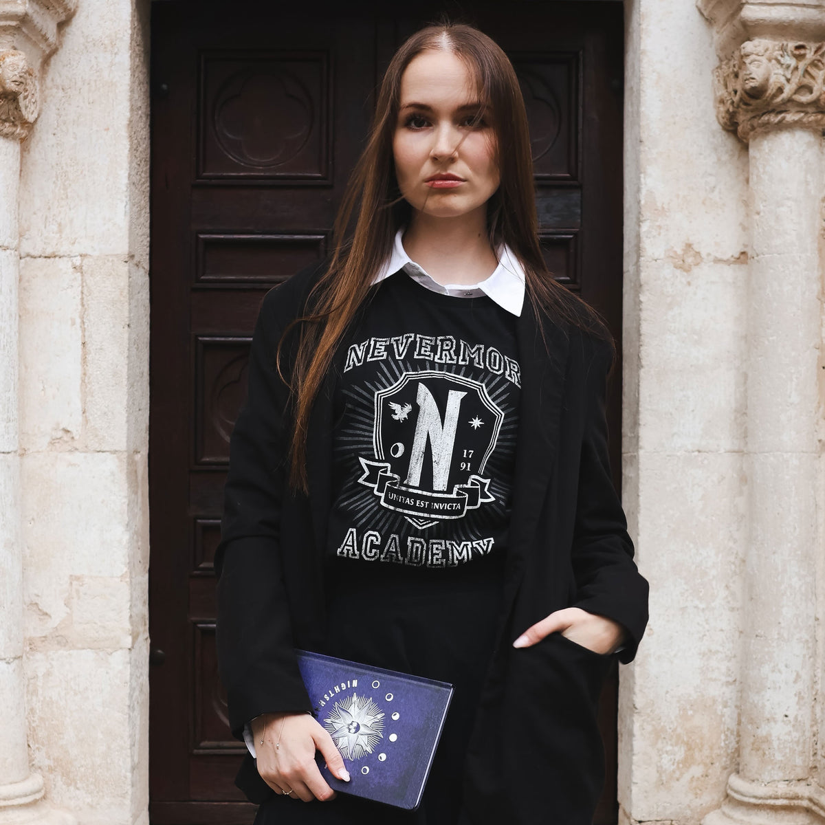 Produktbild Wednesday - Nevermore Academy T-shirt svart