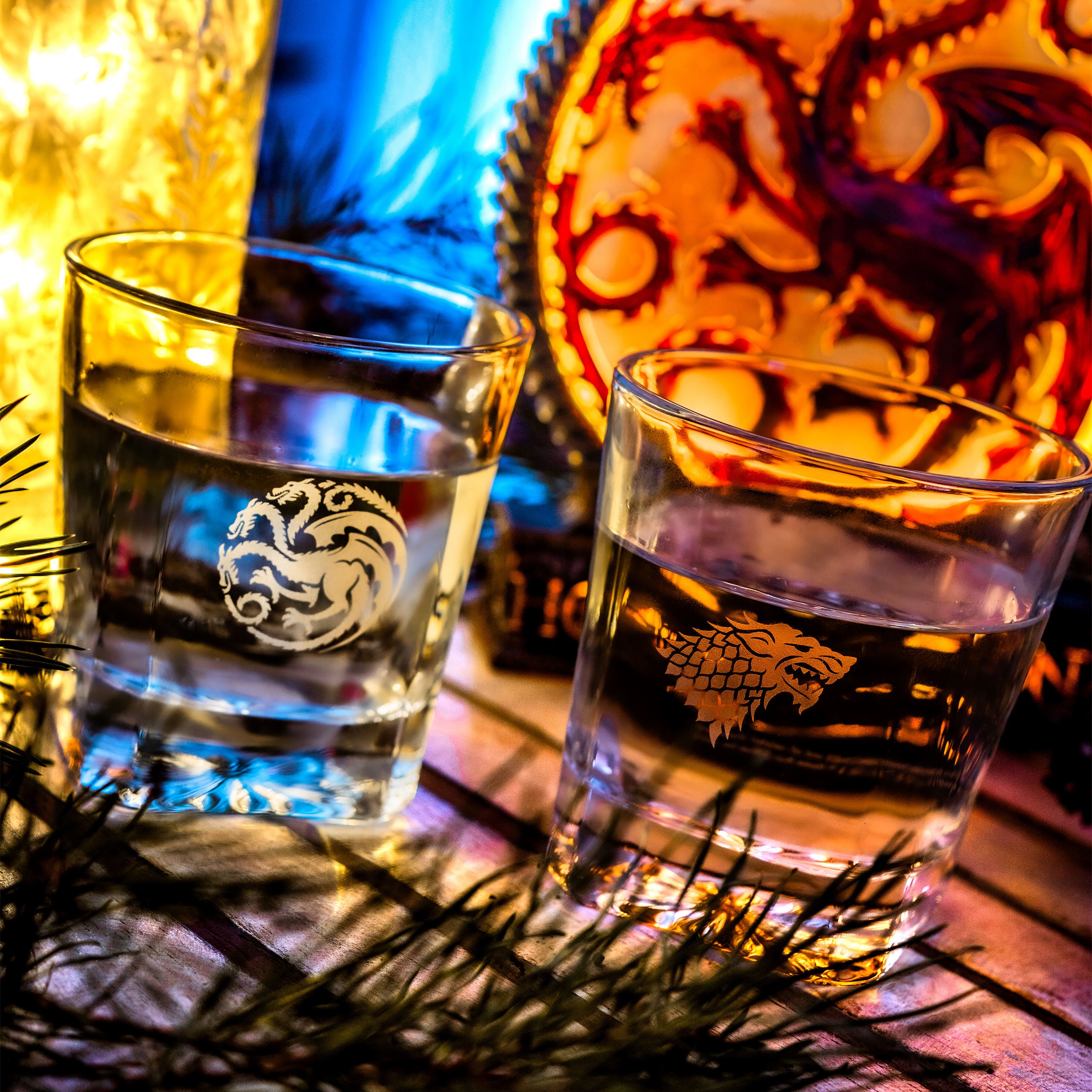 Produktbild Game of Thrones - Targaryen och Stark vapensköld glas 2-pack