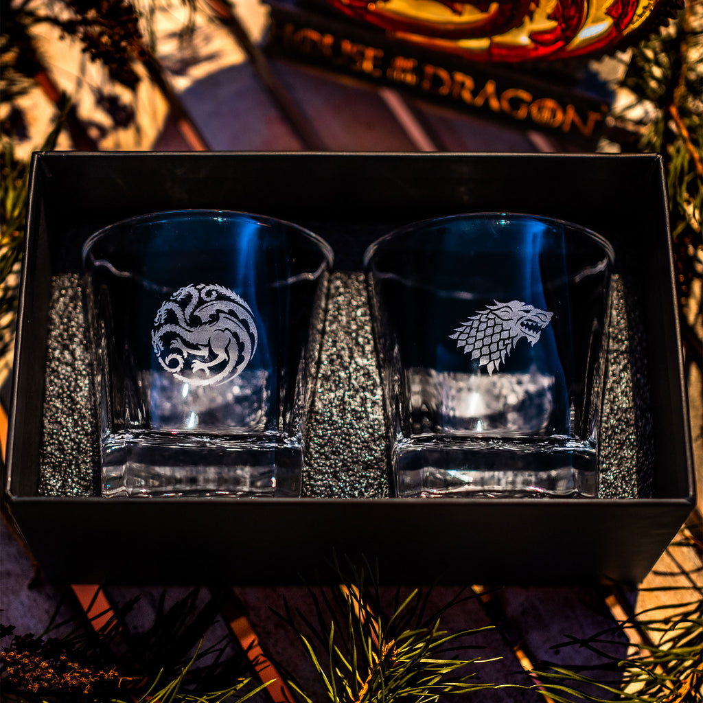 Produktbild Game of Thrones - Targaryen och Stark vapensköld glas 2-pack