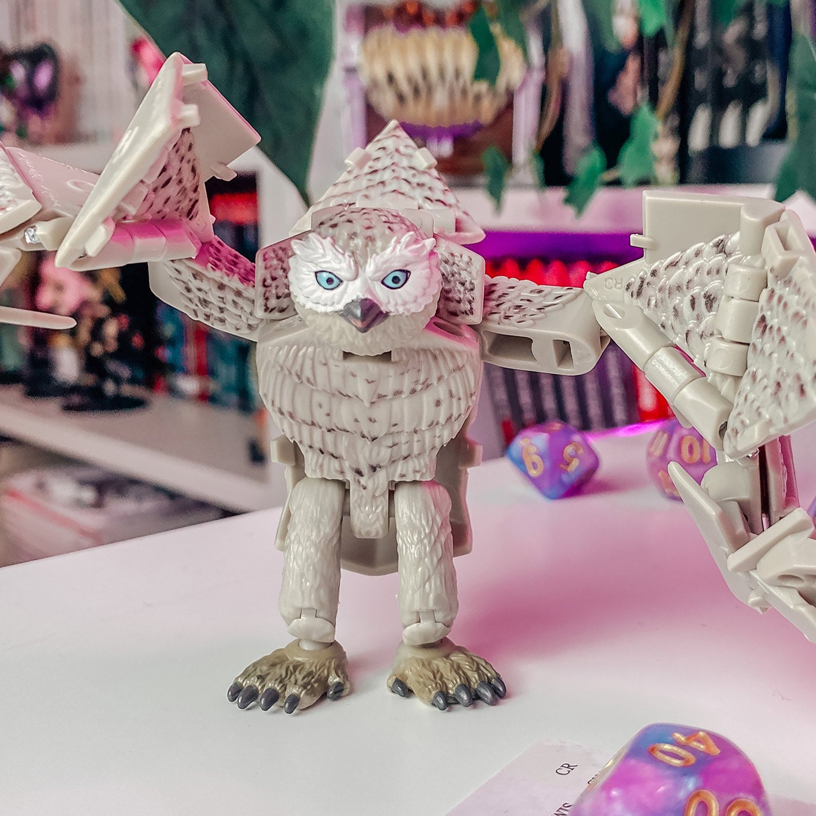 Produktbild Dungeons & Dragons - Vit Ugglebjörn Dicelings Actionfigur
