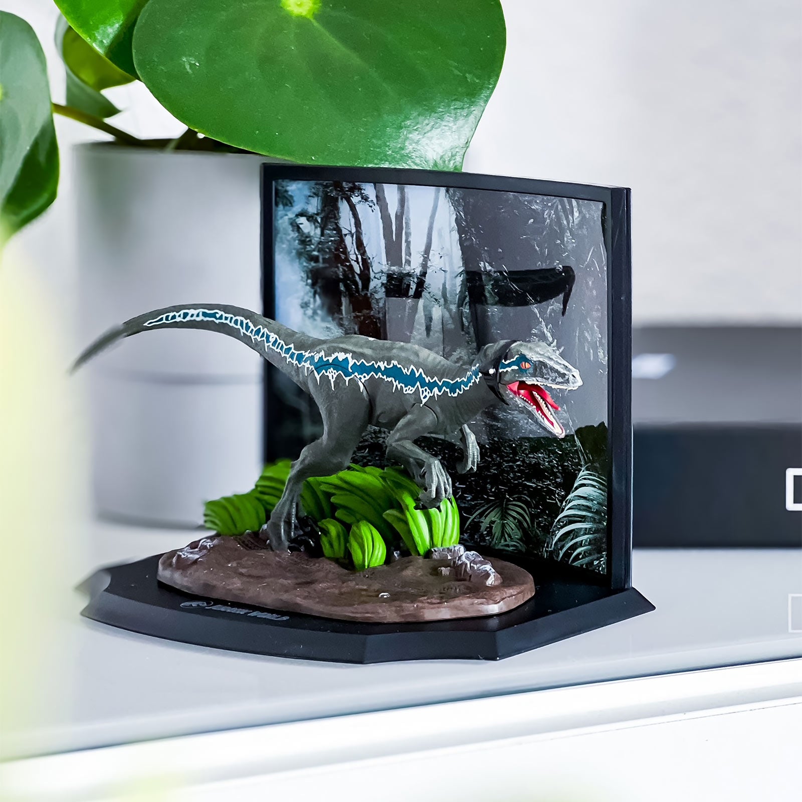 Produktbild Jurassic Park - Blue Velociraptor Diorama Figur