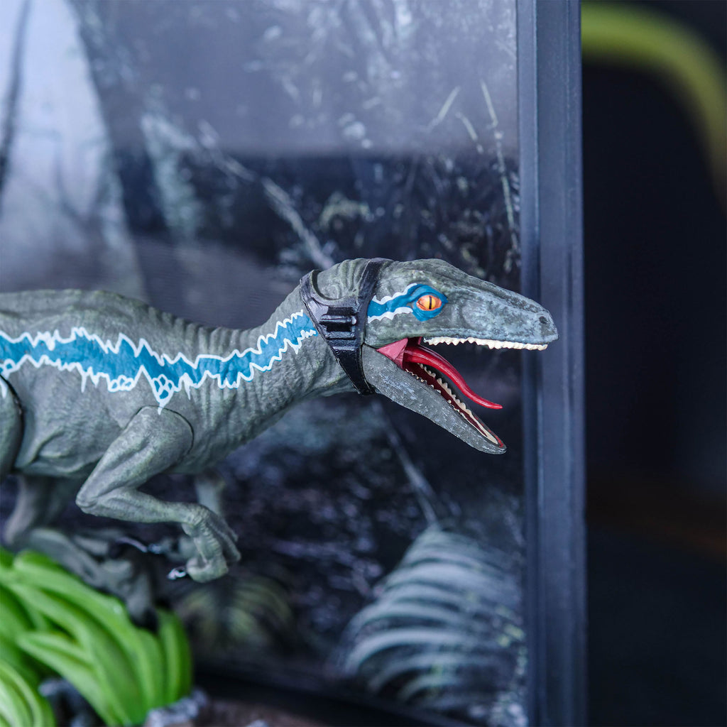 Produktbild Jurassic Park - Blue Velociraptor Diorama Figur