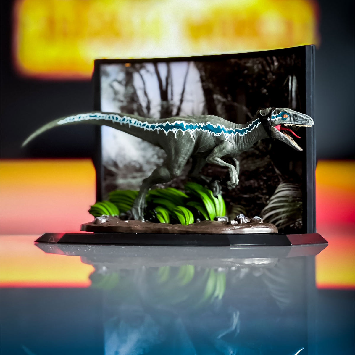 Produktbild Jurassic Park - Blue Velociraptor Diorama Figur
