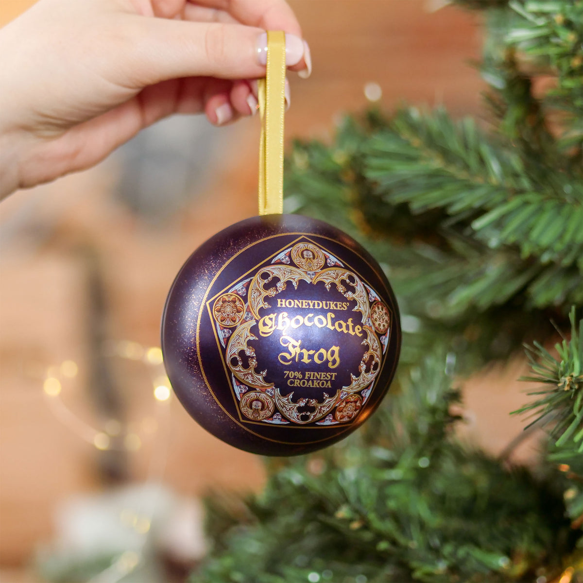 Produktbild Harry Potter - Julgranskula med chokladgroda och pins