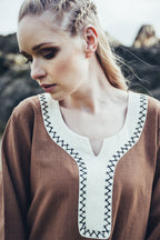 Produktbild Medeltidsklänning Freya sand