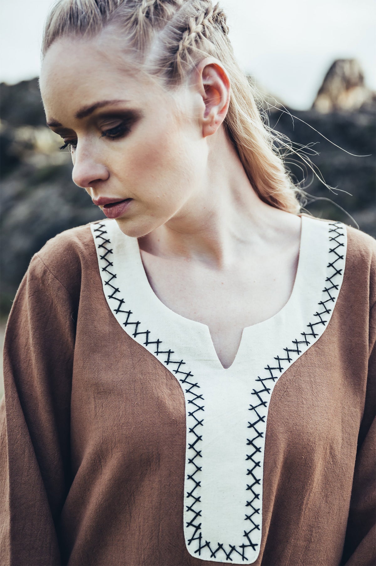 Produktbild Medeltidsklänning Freya sand