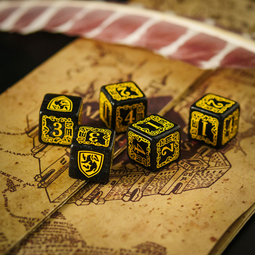 Produktbild Harry Potter - Hufflepuff RPG Tärningsset 5 delar med påse gul