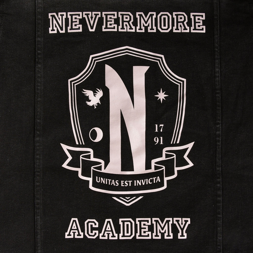 Produktbild Wednesday - Svart jeansjacka Nevermore Academy