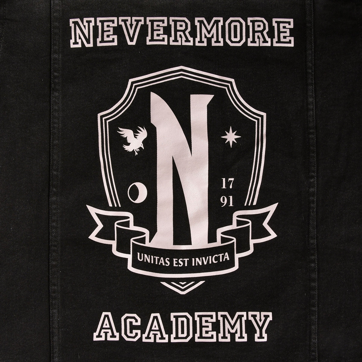 Produktbild Wednesday - Svart jeansjacka Nevermore Academy