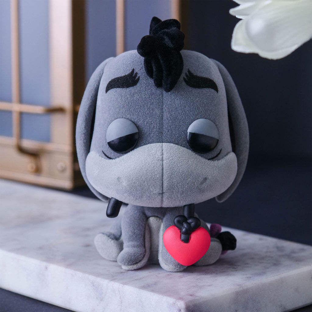 Produktbild Nalle Puh - Ior med hjärta Funko Pop figur