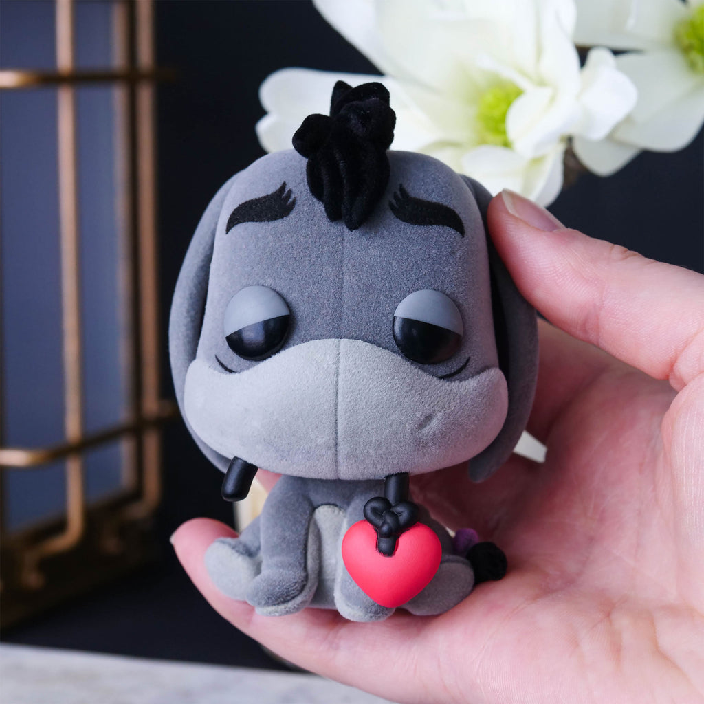 Produktbild Nalle Puh - Ior med hjärta Funko Pop figur